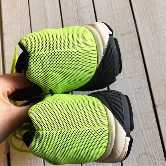 Nike Structure 17 Fit Sole 2 Neon Tennis Shoe - Picture 4 of 8